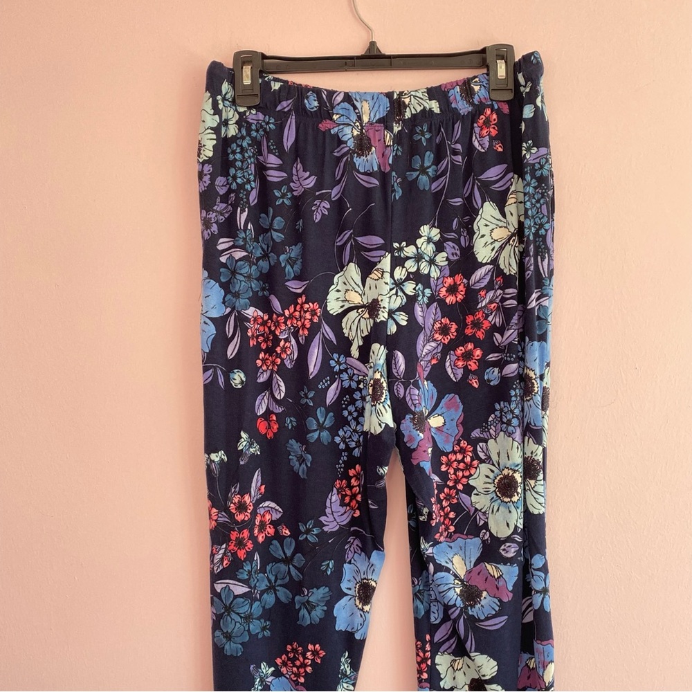 NEW Liz Claiborne Floral Pajama Set size medium - Picture 10 of 11